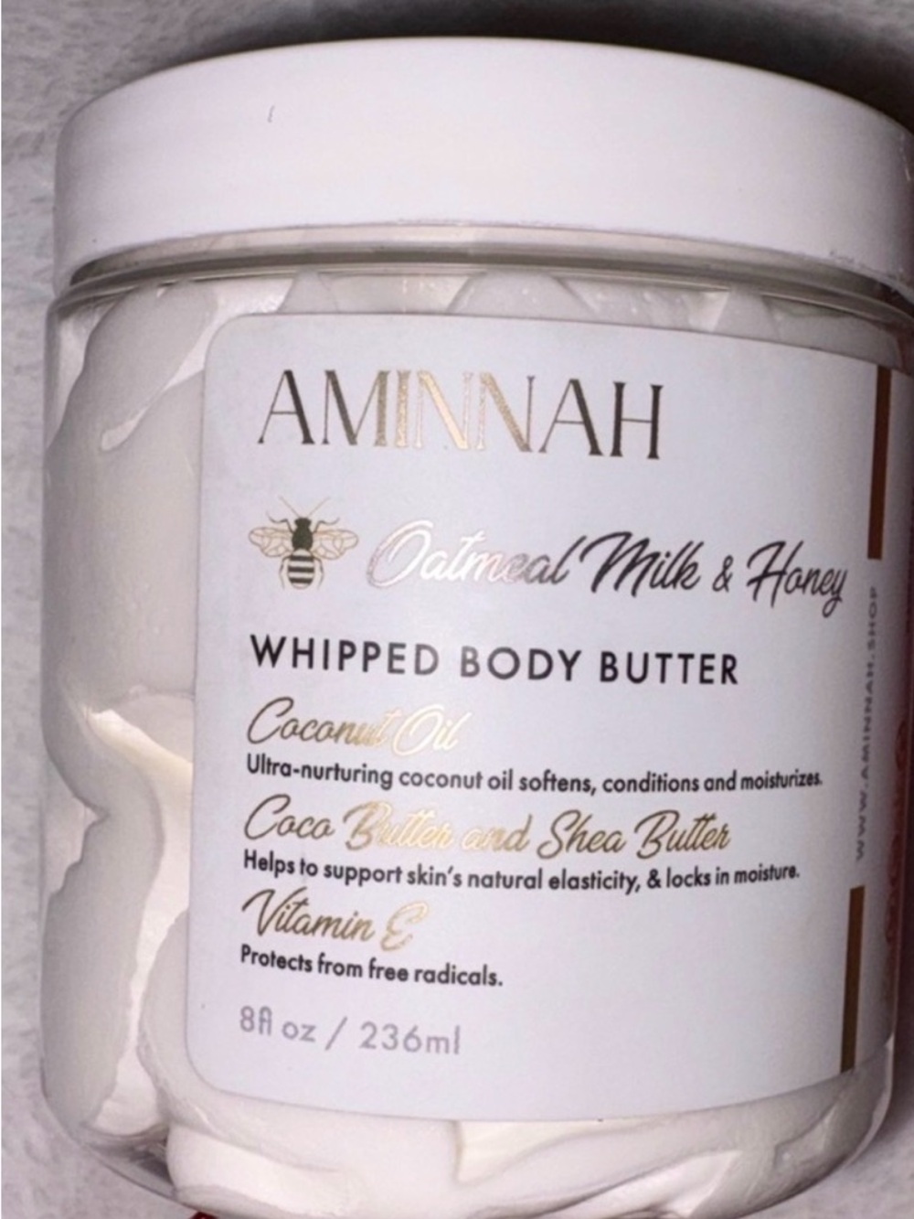 AMINNAH Oatmeal Milk & Honey Whipped Body Butter — White